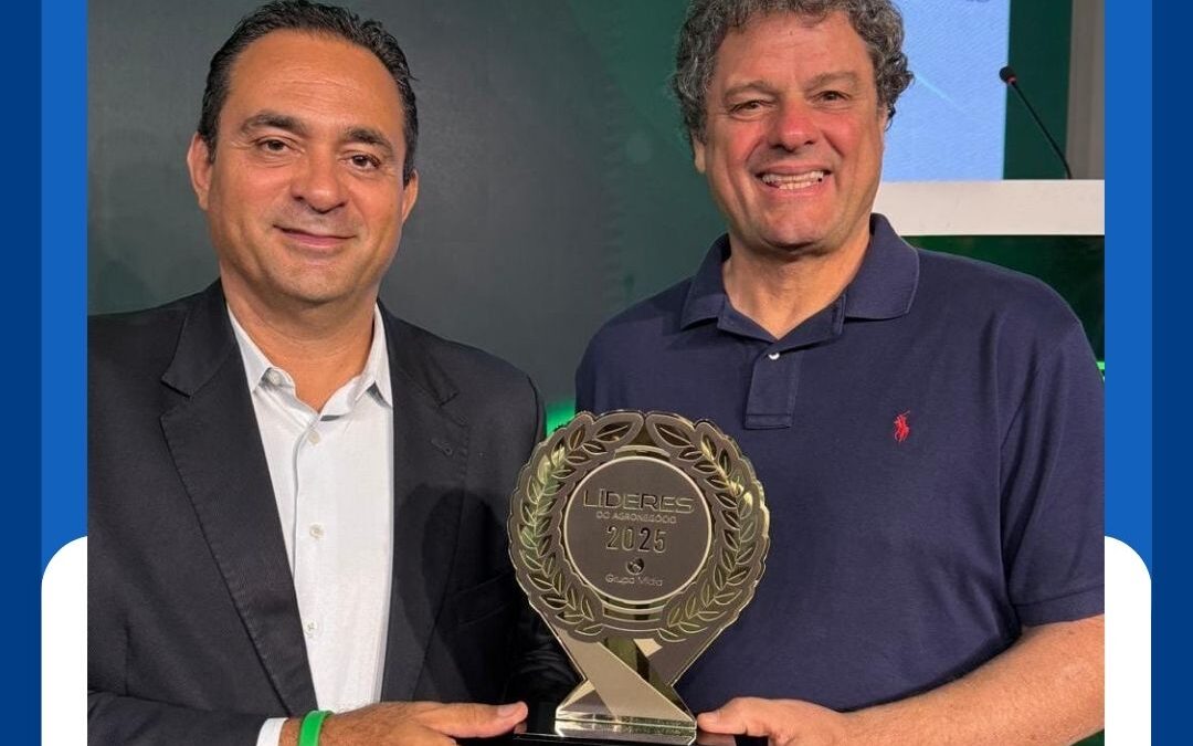 ABRALEITE é reconhecida com o Prêmio Líderes do Agronegócio 2025